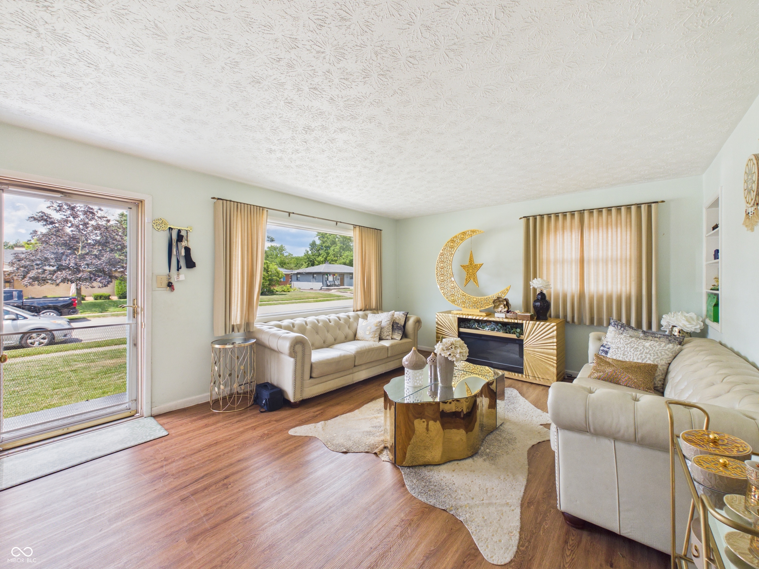 5551 Meadowood Drive