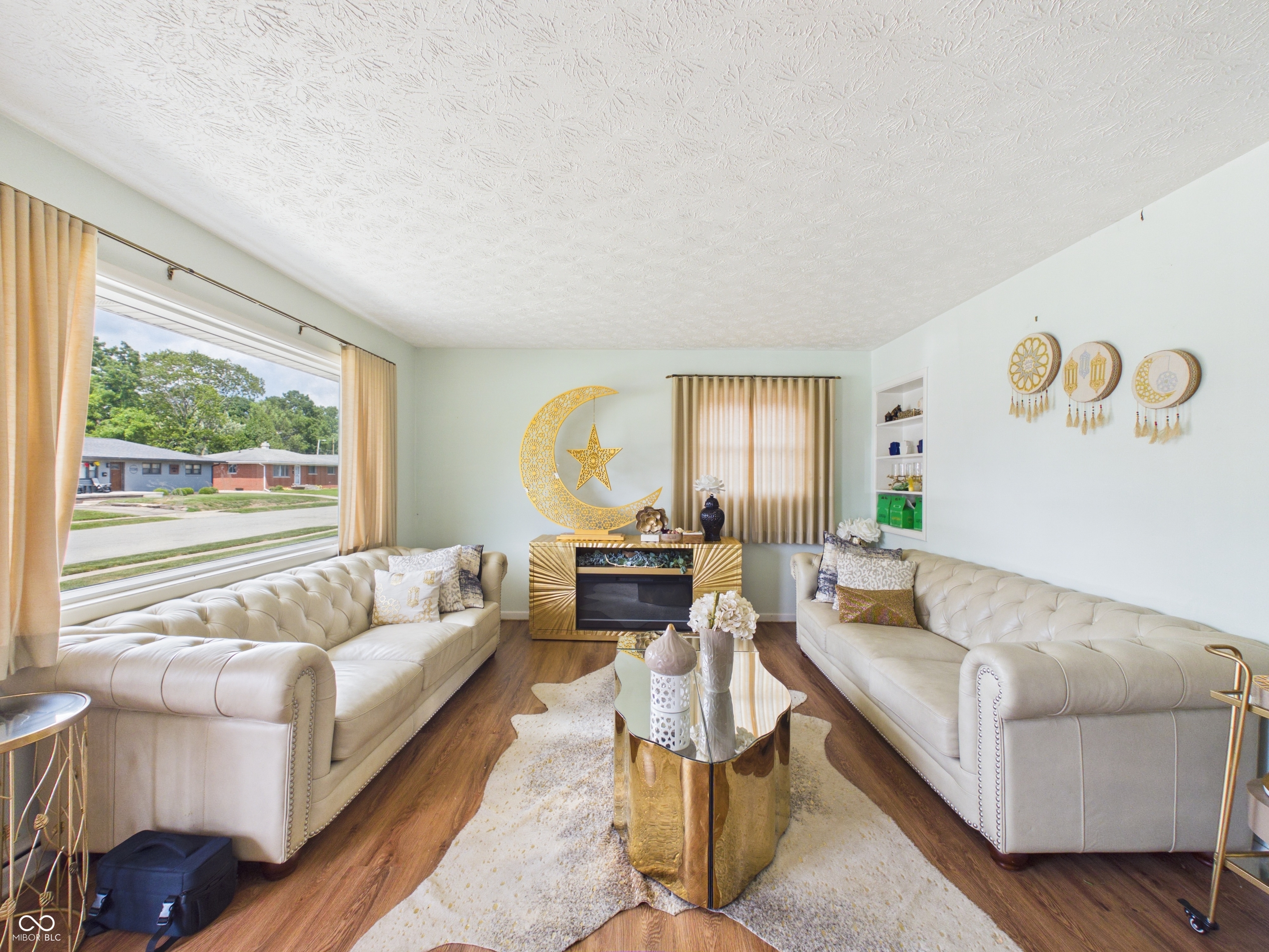5551 Meadowood Drive