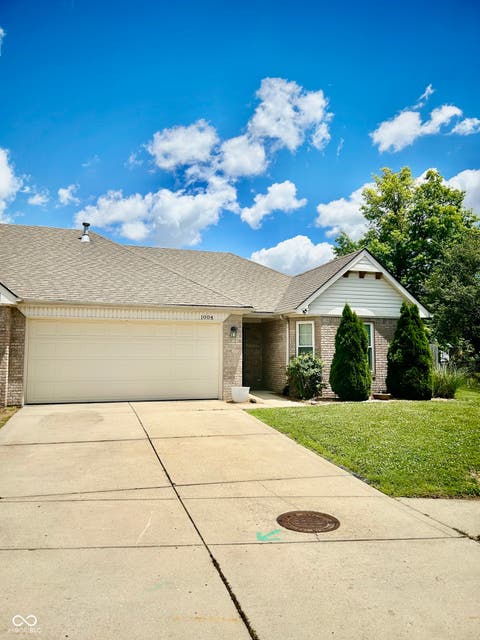 Photo of 1004 Wild Ivy Trail, Franklin, IN 46131 (MLS # 22108255)
