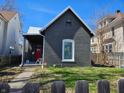 Photo of 1134 N Oxford Street, Indianapolis, IN 46201 (MLS # 22103622)