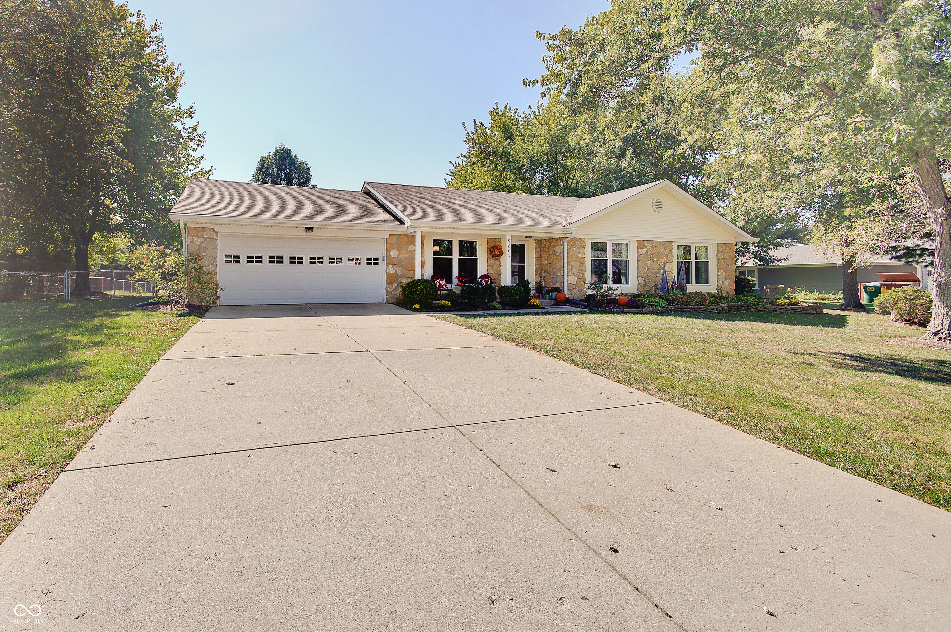 9805 Lakewood Drive