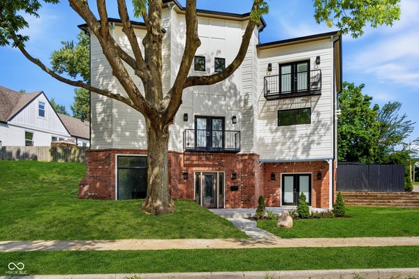 2130 BROOKSIDE PARKWAY NORTH DR, INDIANAPOLIS, IN 46201 - Image 66af2ee407842ea99a7678fef700c8fa/1774452940