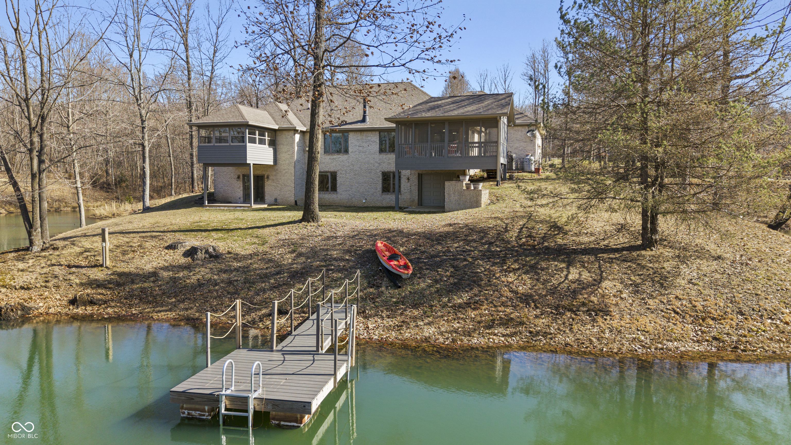 2437 W Wavelyn Circle N