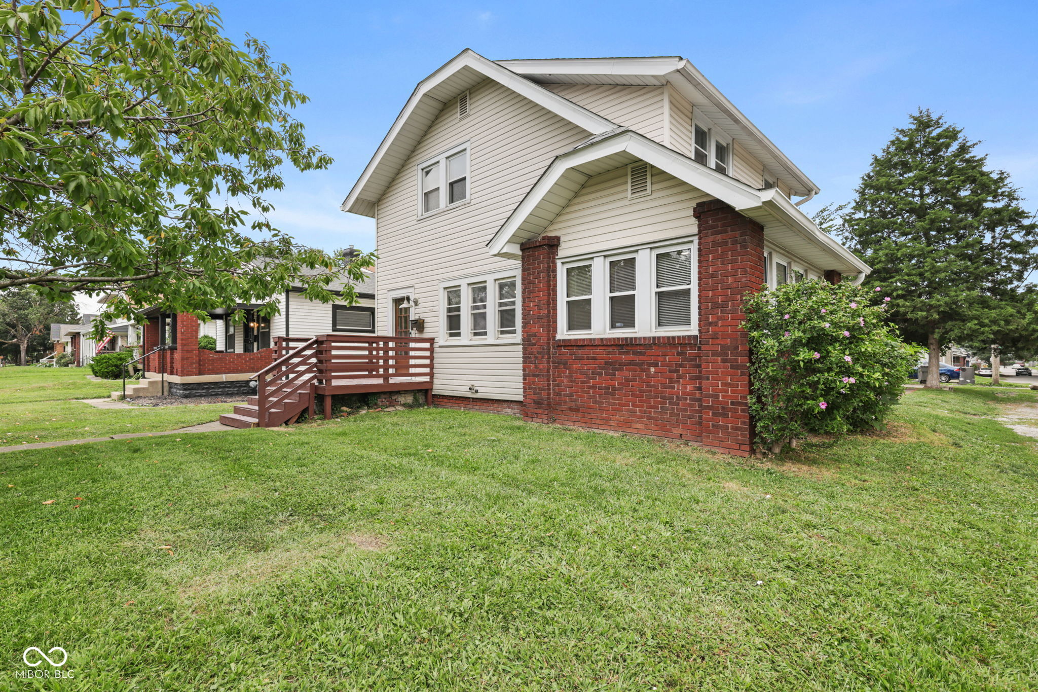 701 N Bradley