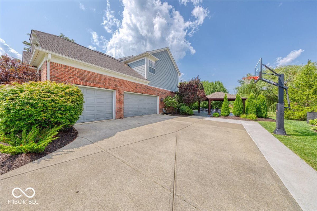 9310 Windrift Way