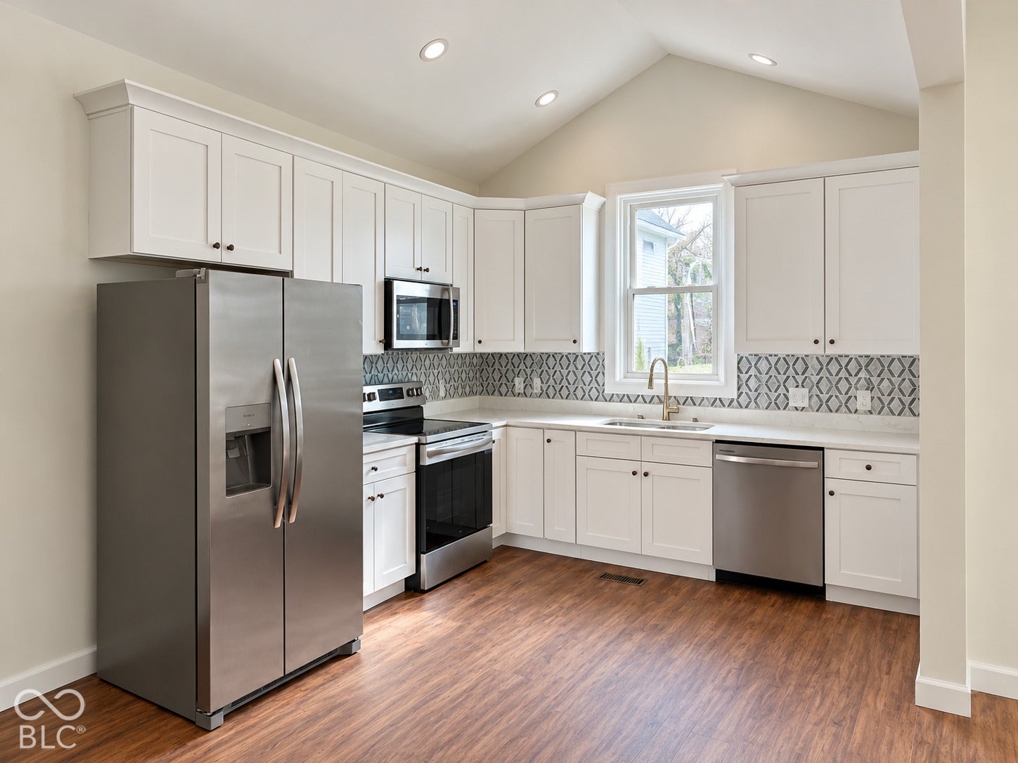 207 S Center