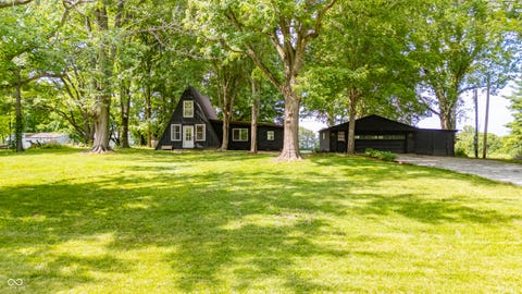 Photo of 7042 E 1000 N, Pendleton, IN 46064 (MLS # 22108819)