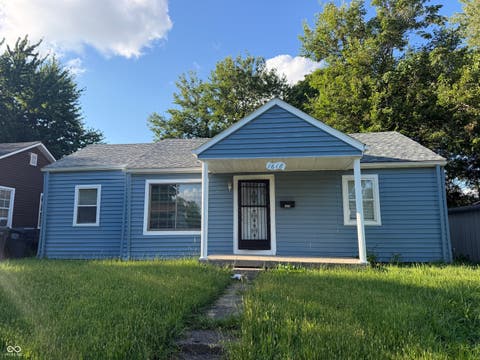 Photo of 1618 W 17th Street, Anderson, IN 46016 (MLS # 22118361)