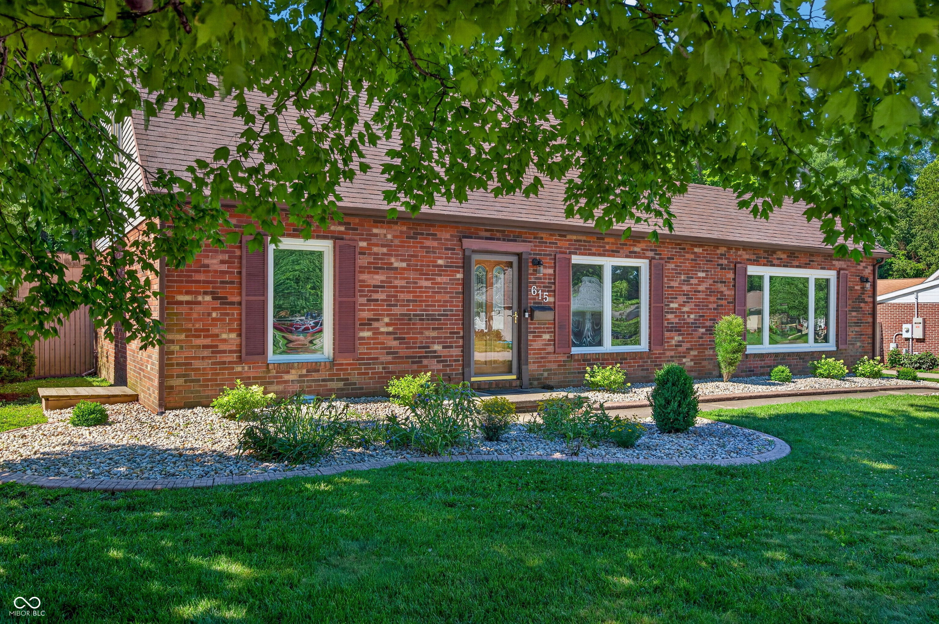 615 W 7th Street