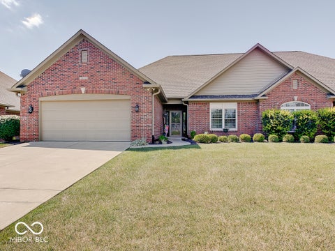 Photo of 2814 Stones Bay Drive, Greenwood, IN 46143 (MLS # 22124832)
