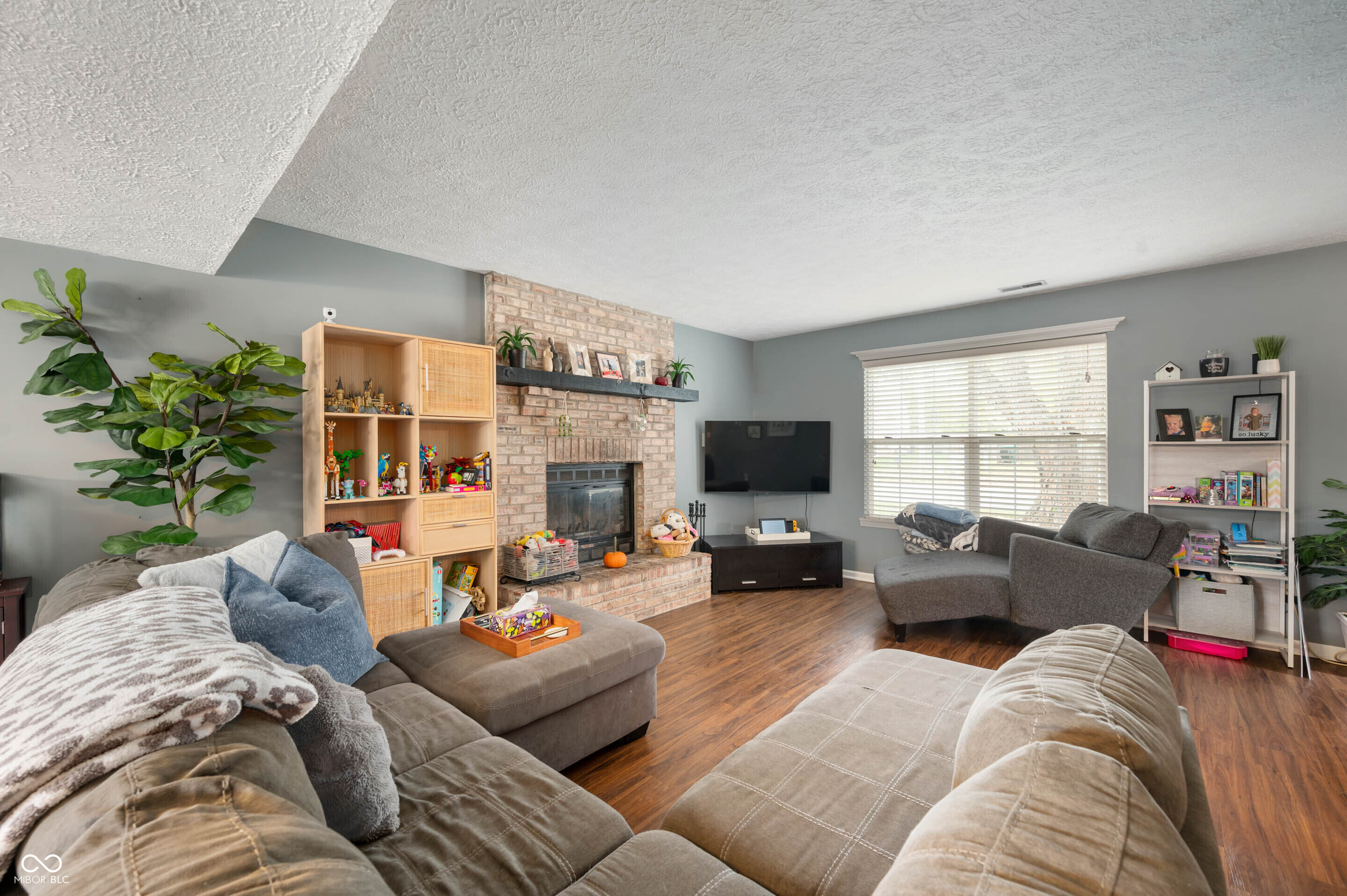 781 Barry Knoll Street