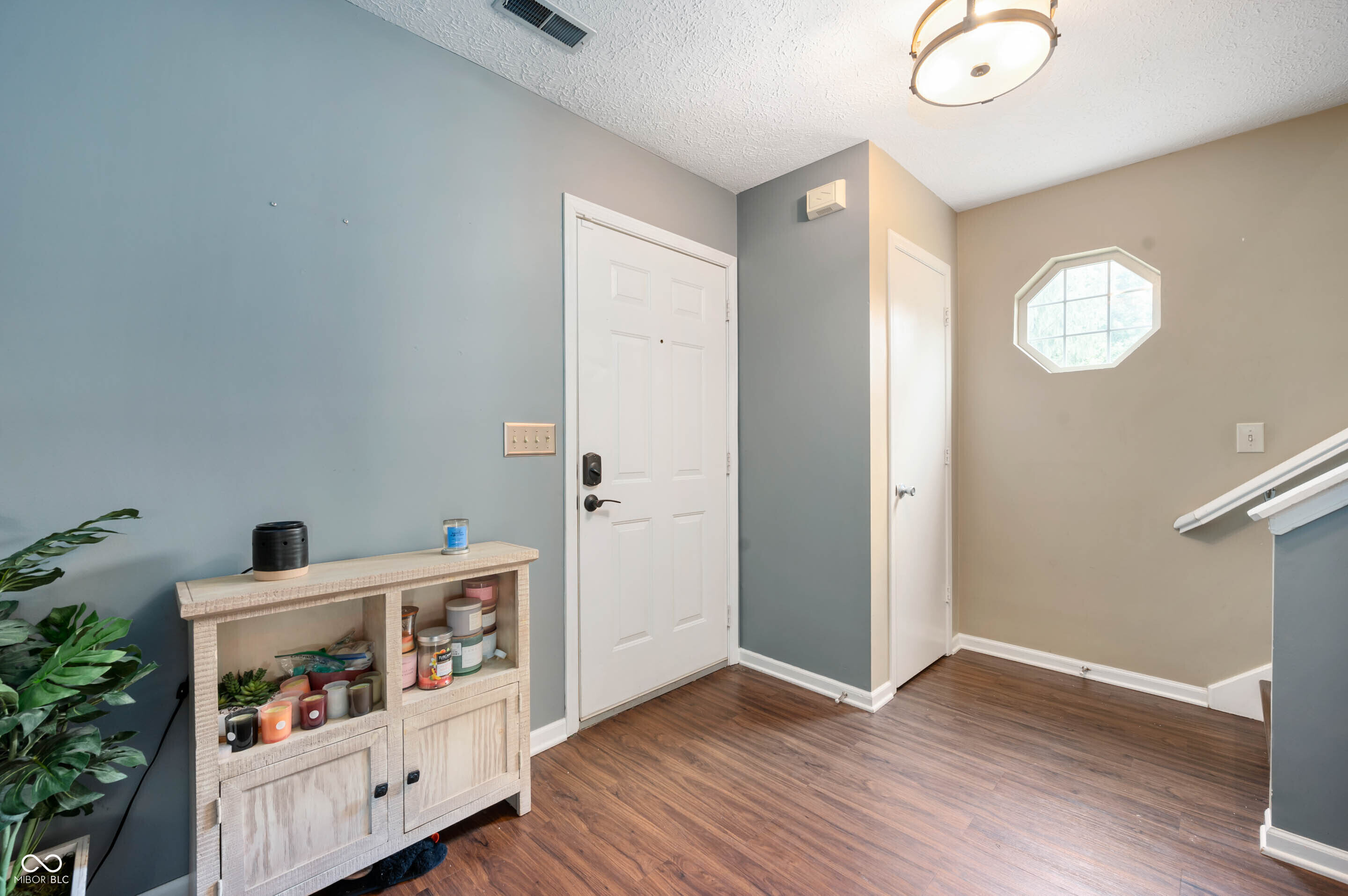 781 Barry Knoll Street