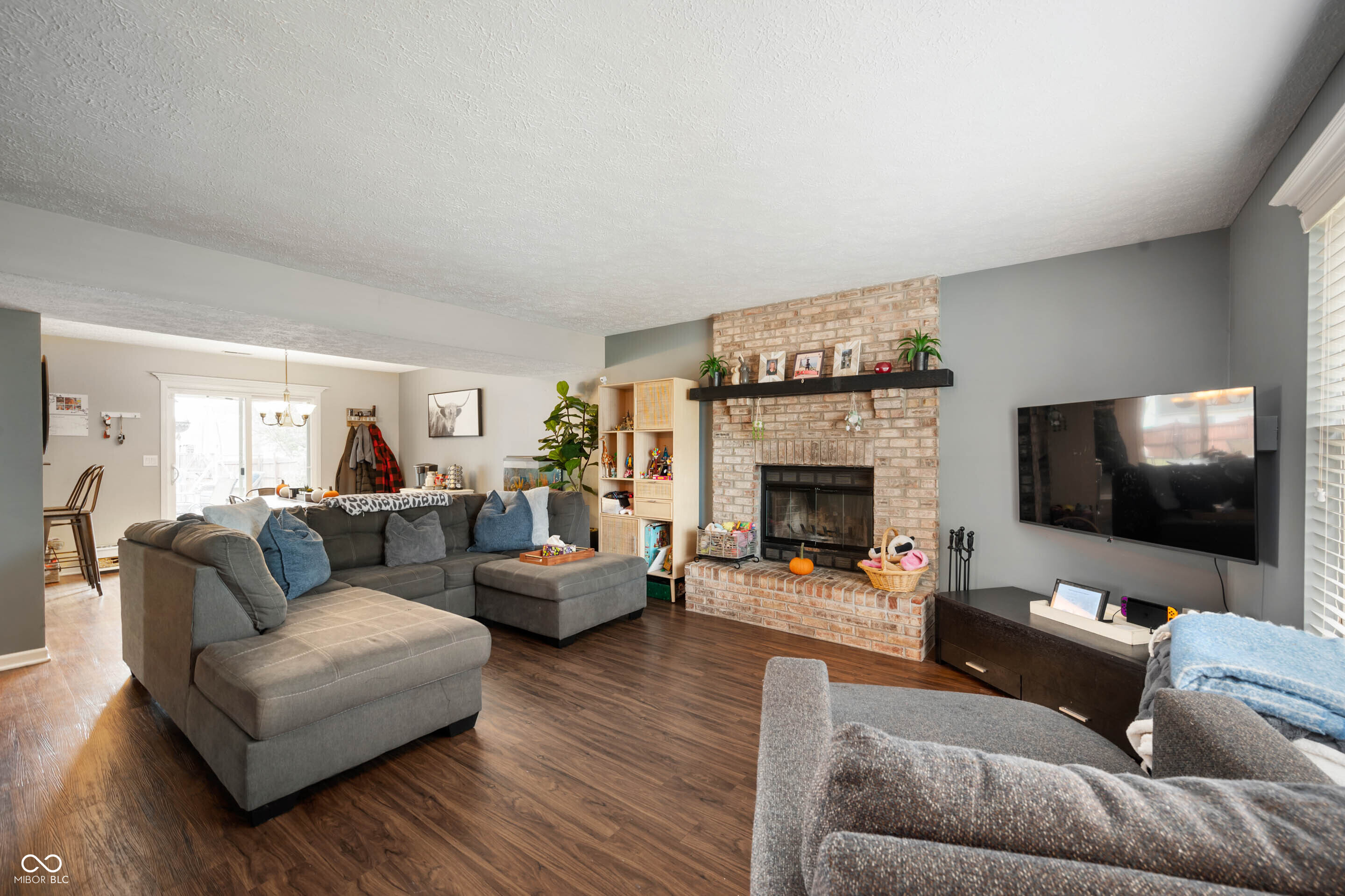 781 Barry Knoll Street