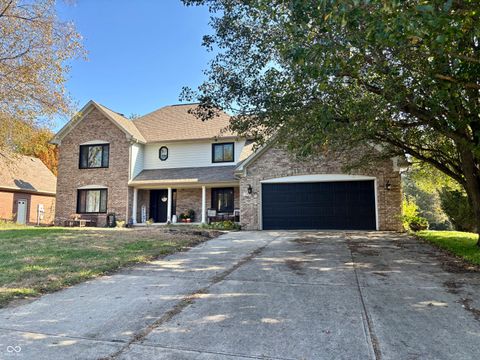 Photo of 341 Allison Court, Greenwood, IN 46142 (MLS # 22071169)