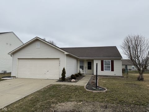Photo of 1616 Sweetwater Lane, Greenfield, IN 46140 (MLS # 22081655)