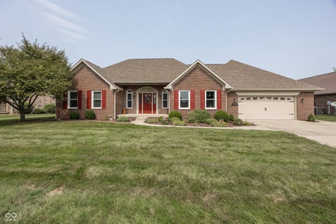 Photo of 1620 Westfield Court, Greenfield, IN 46140 (MLS # 22123098)