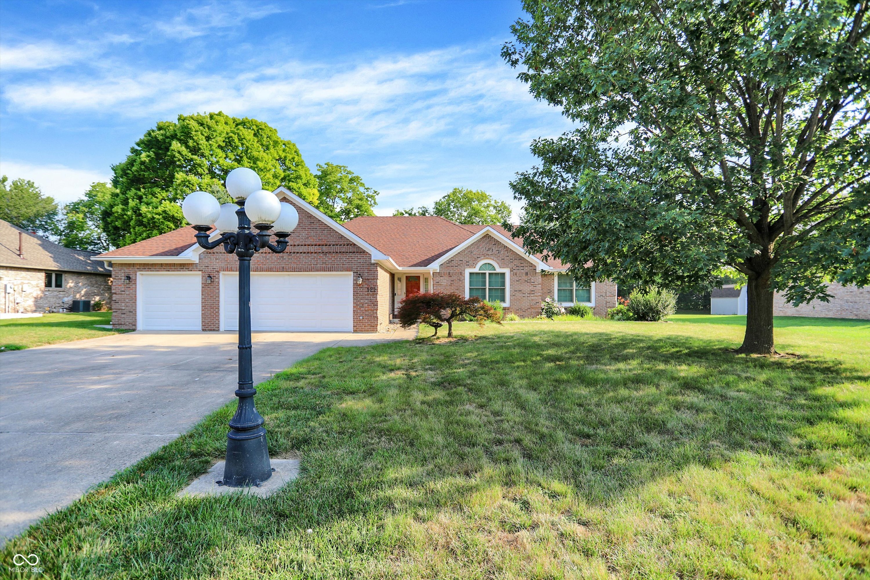 122 Park Forest Drive N