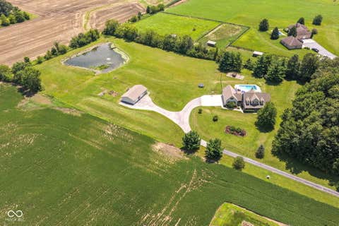 Photo of 1355 N Franklin Road, Greenwood, IN 46143 (MLS # 22118437)