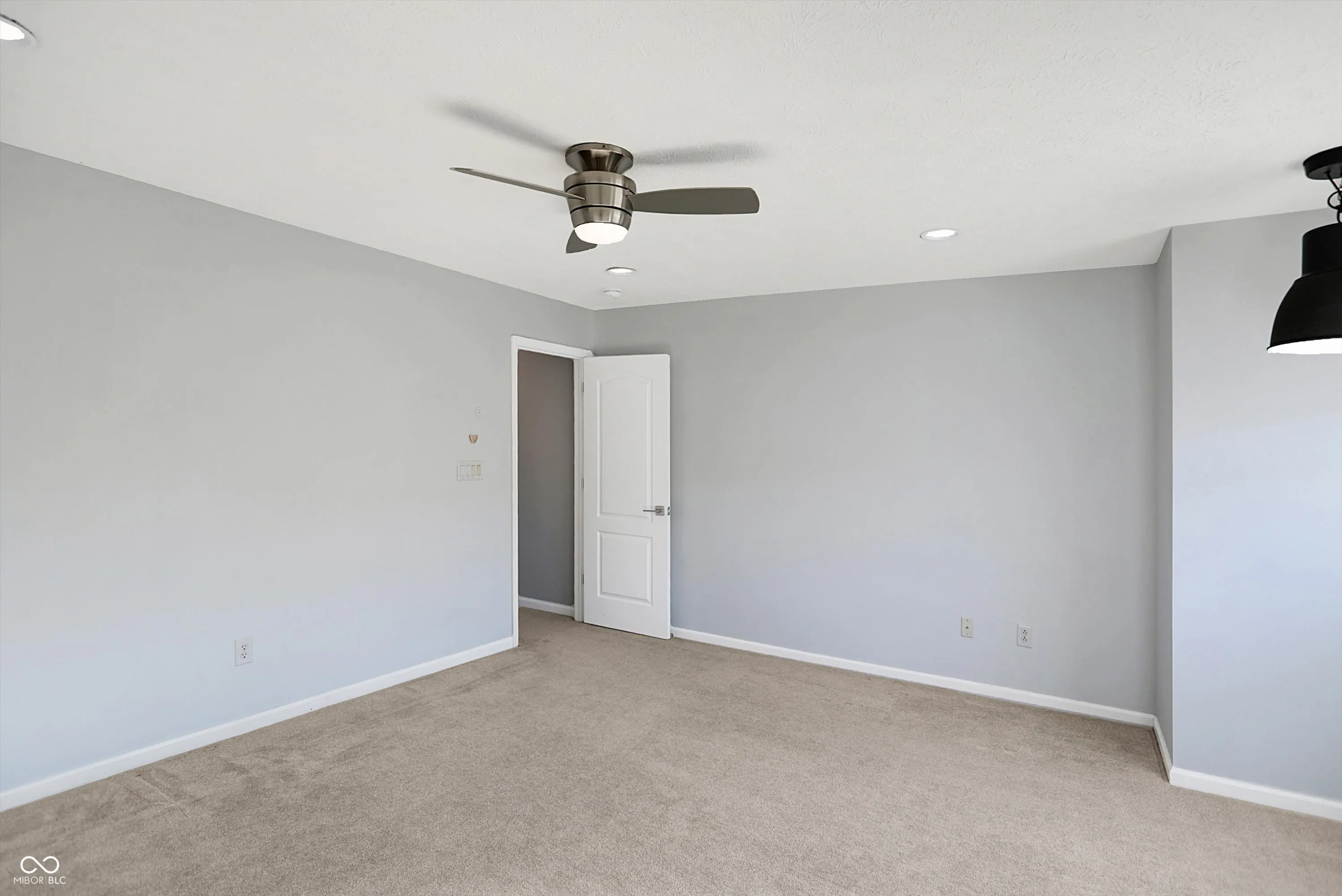 Fishers, Indiana 46037, United States, 3 Bedrooms Bedrooms, ,3 BathroomsBathrooms,Residential,Pending,8148