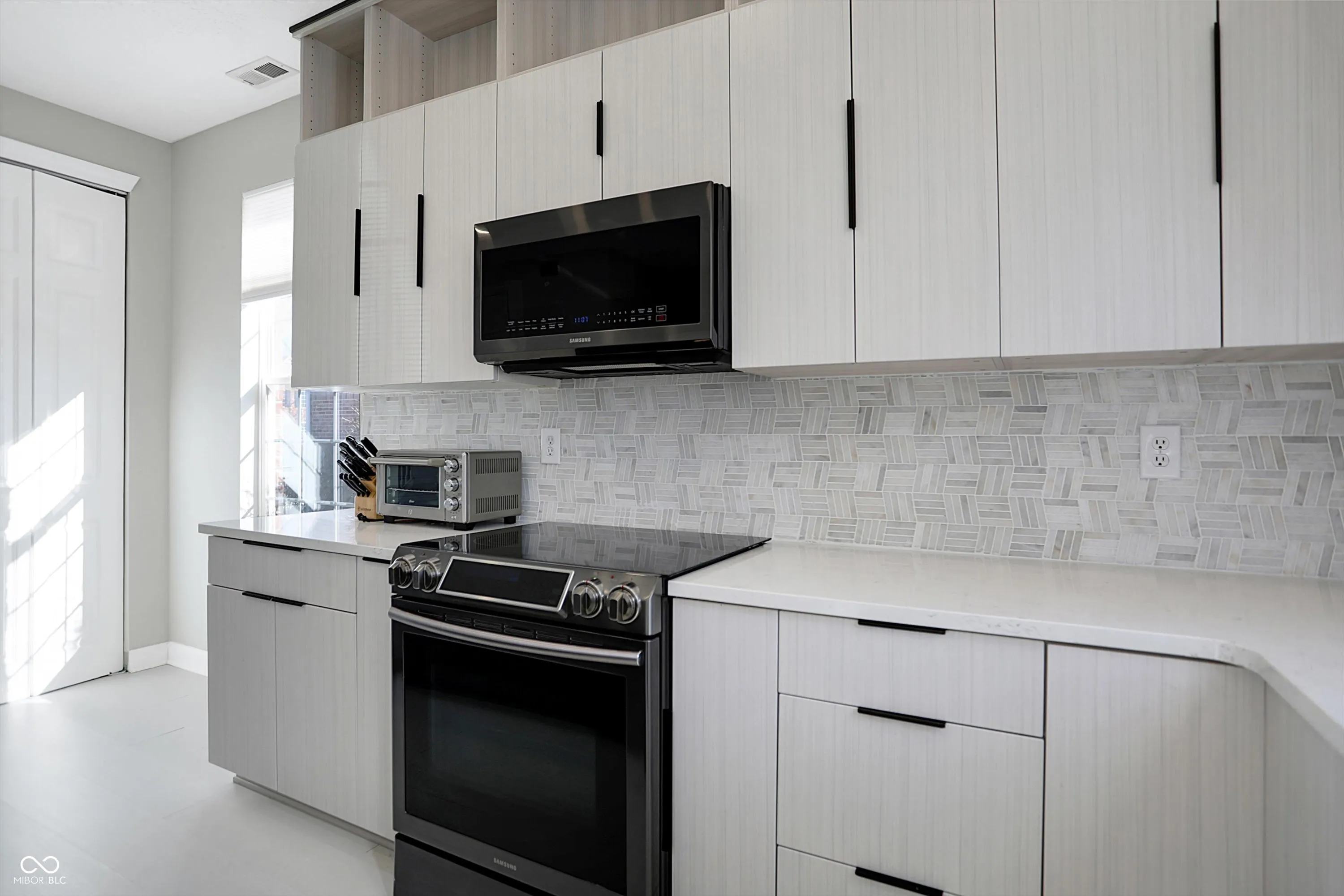 Fishers, Indiana 46037, United States, 3 Bedrooms Bedrooms, ,3 BathroomsBathrooms,Residential,Pending,8148