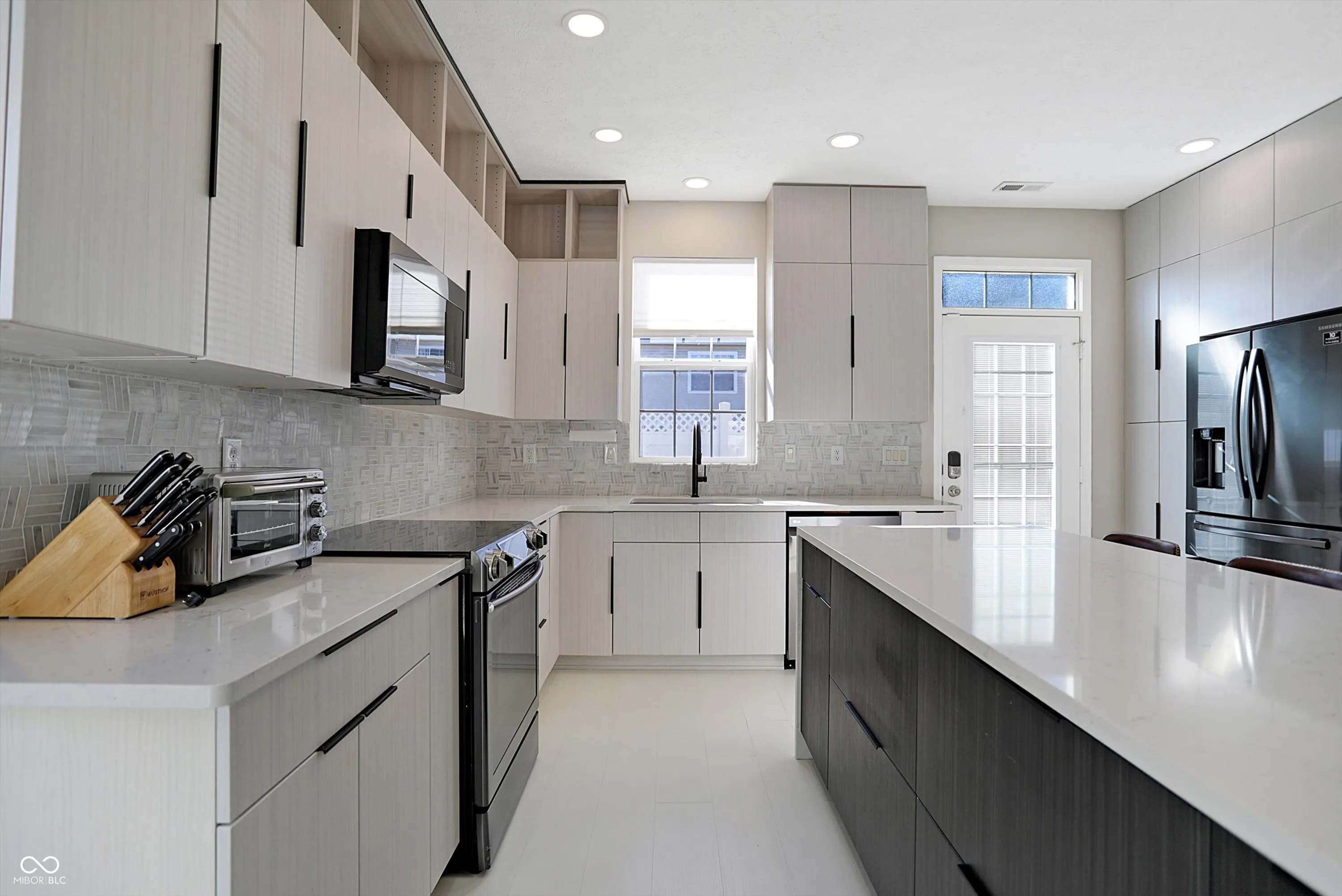 Fishers, Indiana 46037, United States, 3 Bedrooms Bedrooms, ,3 BathroomsBathrooms,Residential,Pending,8148