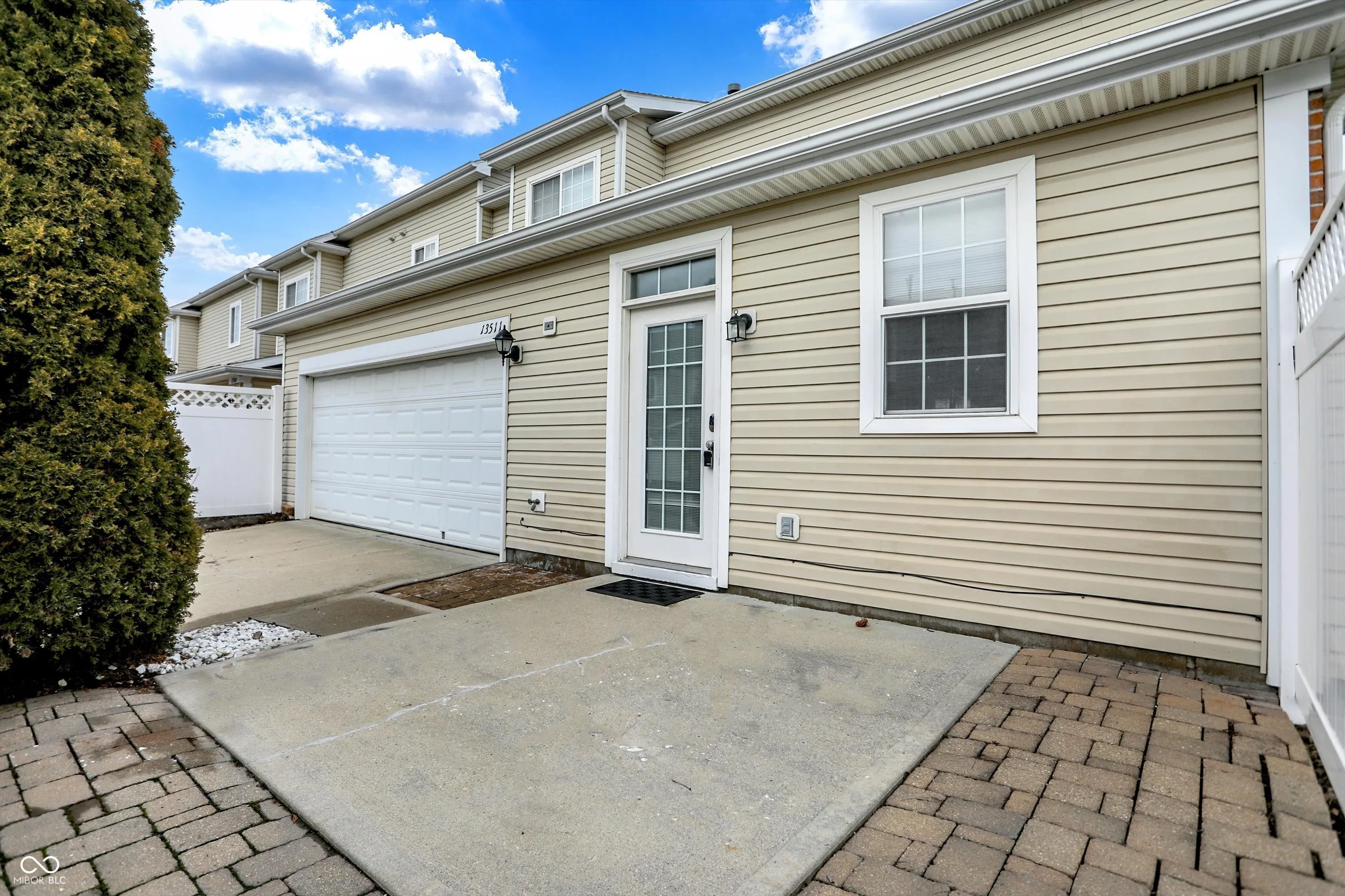 Fishers, Indiana 46037, United States, 3 Bedrooms Bedrooms, ,3 BathroomsBathrooms,Residential,Pending,8148