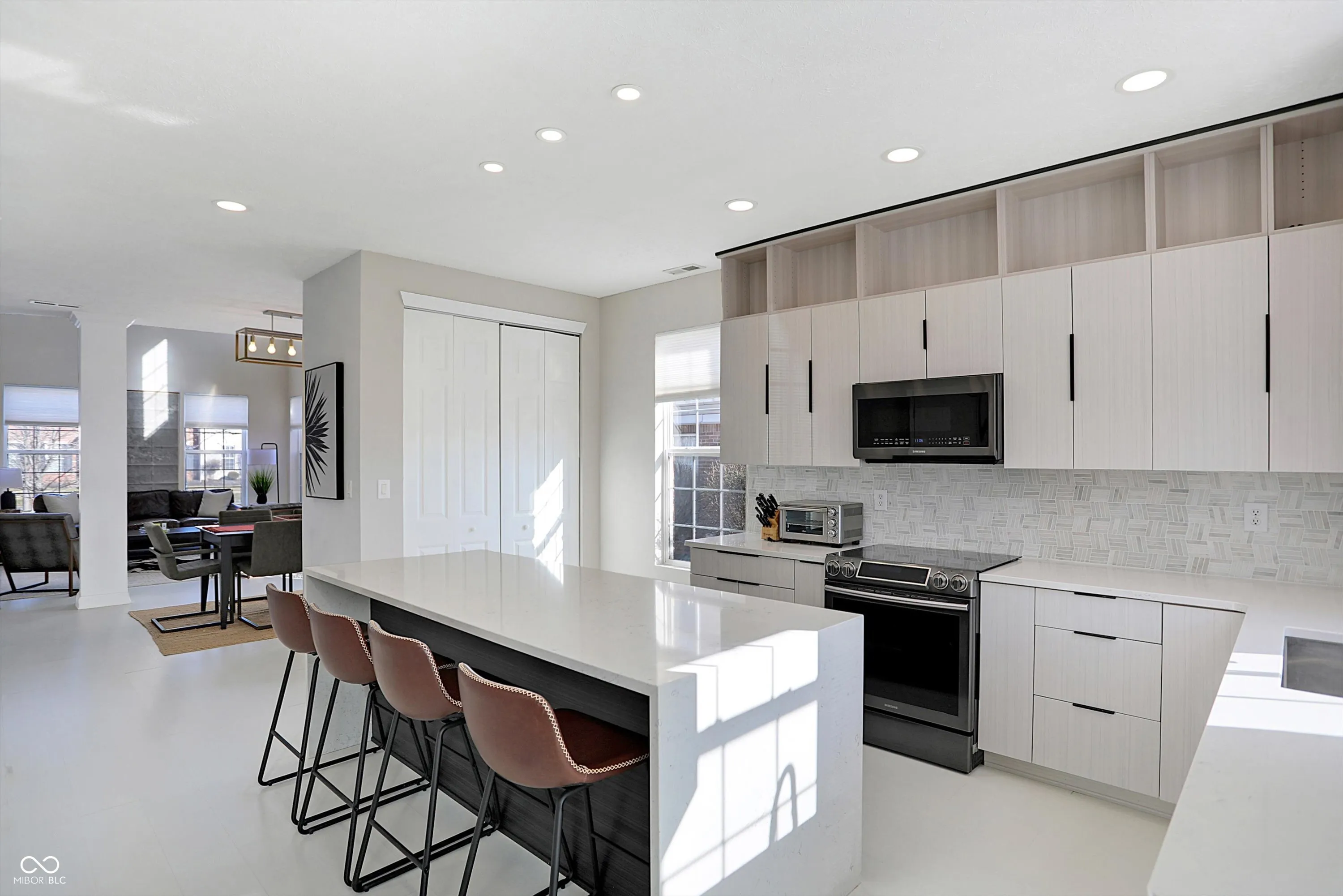 Fishers, Indiana 46037, United States, 3 Bedrooms Bedrooms, ,3 BathroomsBathrooms,Residential,Pending,8148