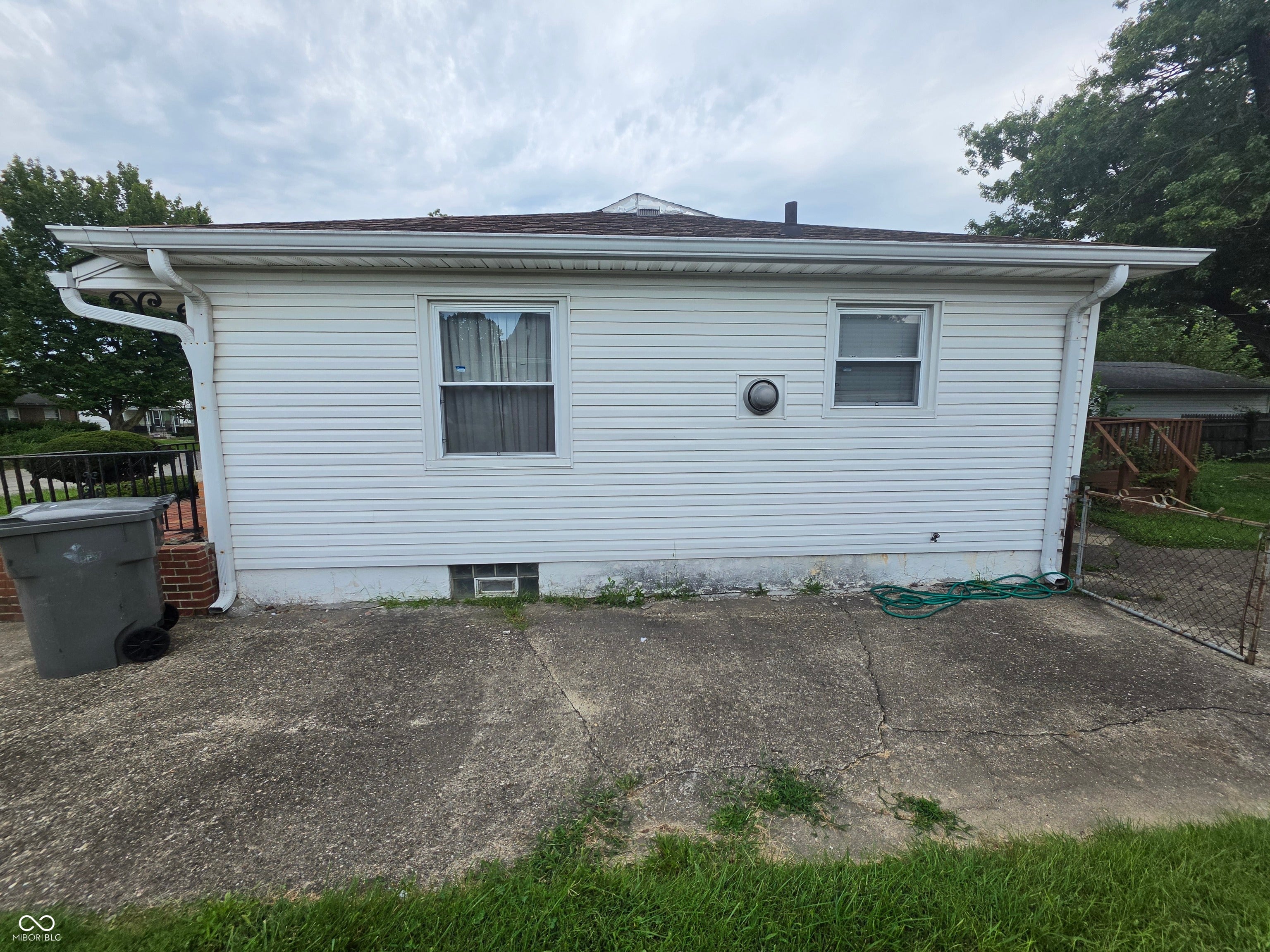 3707 N Dequincy Street