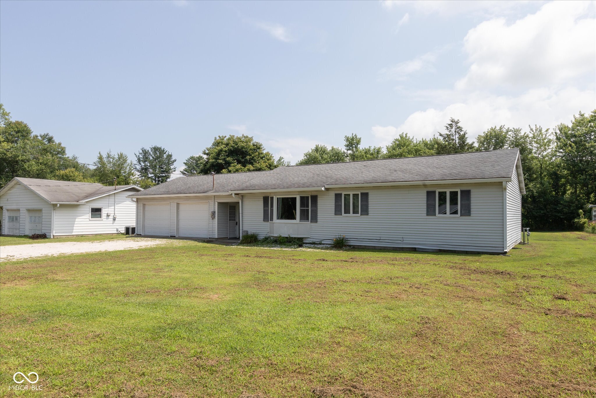 2724 N Smith Pike