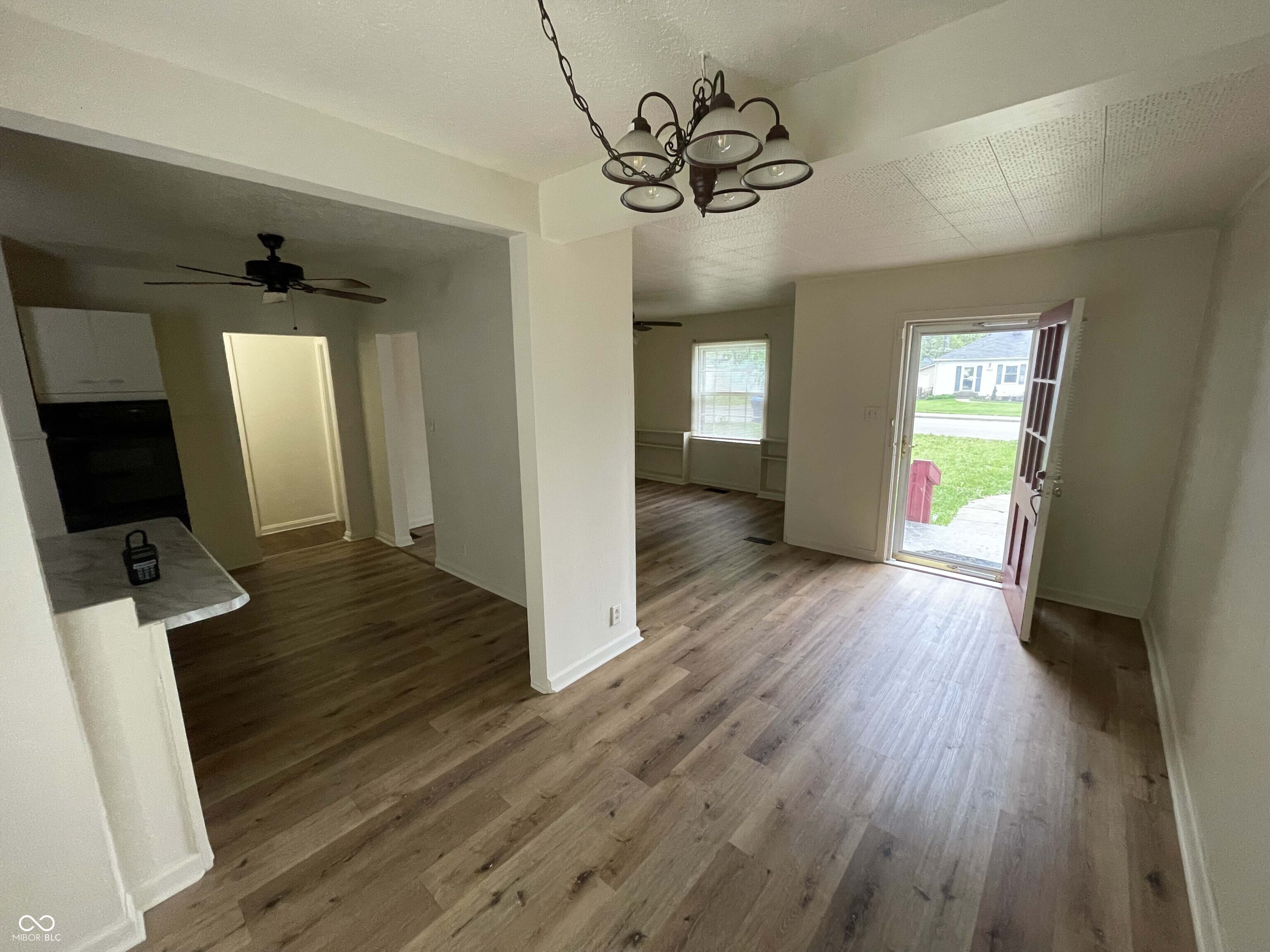 4522 N Longworth Avenue