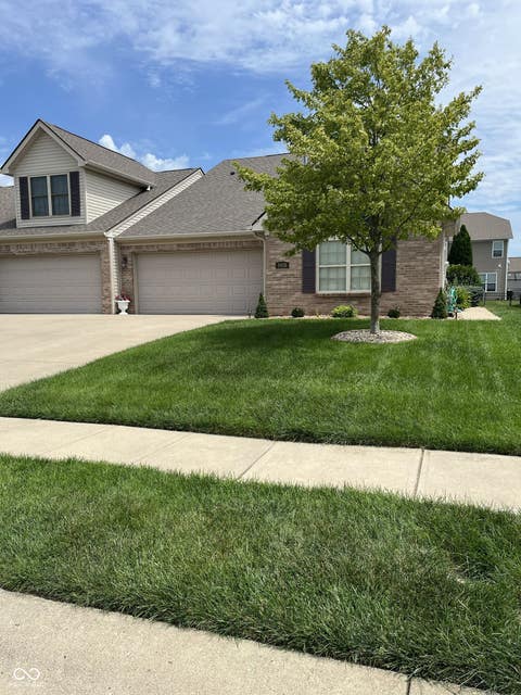 Photo of 1435 Colony Park Drive, Greenwood, IN 46143 (MLS # 22120581)