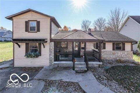 Photo of 111 Hillcrest Drive, Shelbyville, IN 46176 (MLS # 22076315)