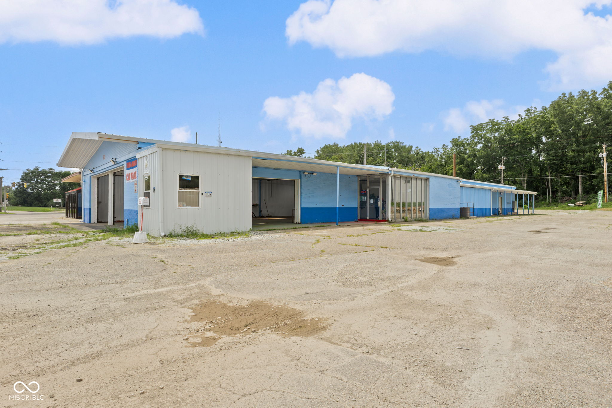 523 Broadway Street