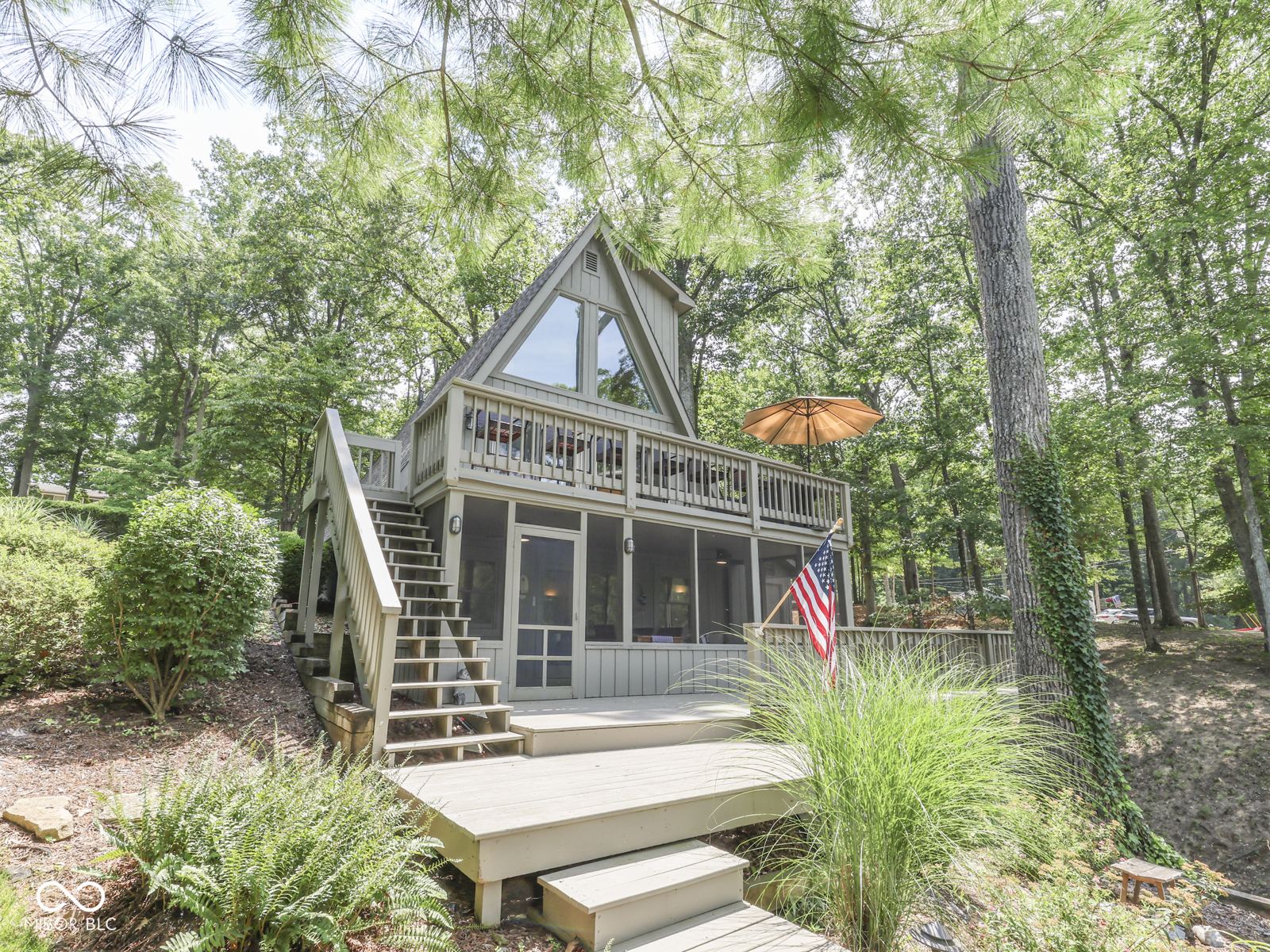 6250 Grosbeak Court