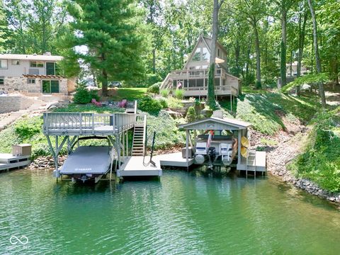 Photo of 6250 Grosbeak Court, Nineveh, IN 46164 (MLS # 22113332)