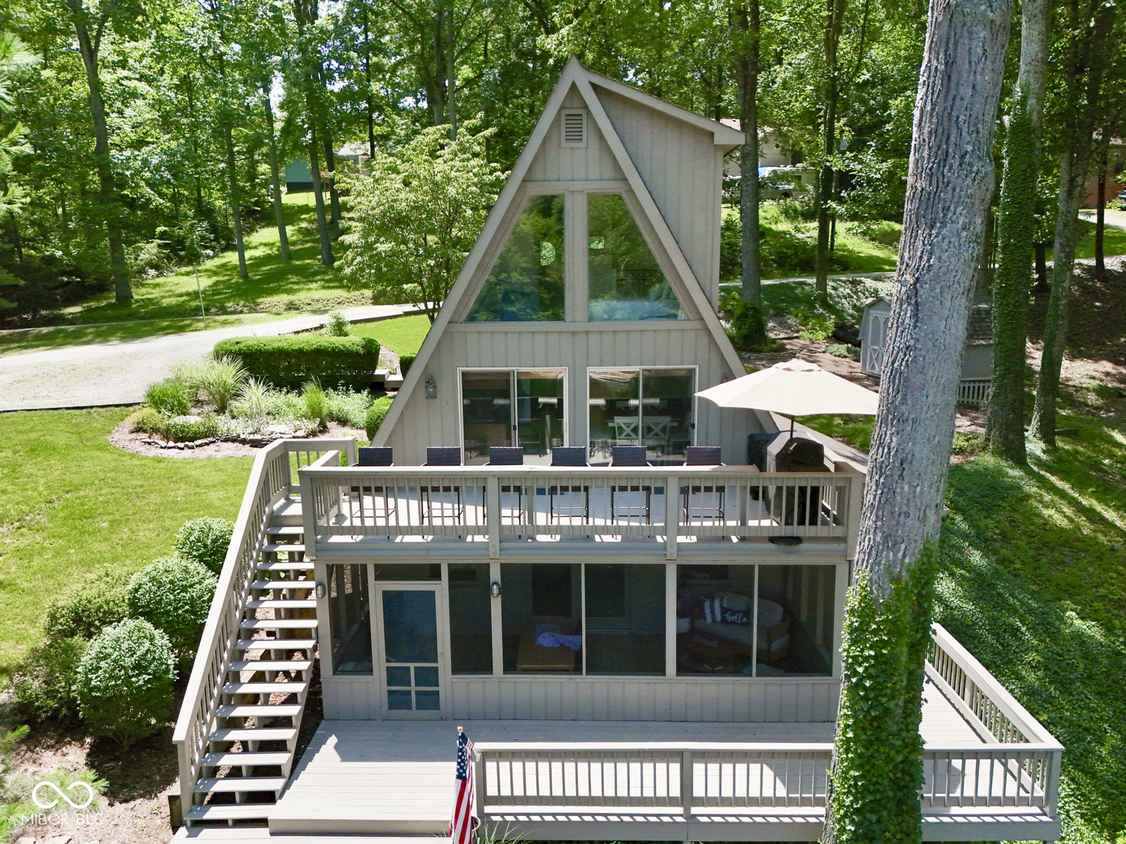 6250 Grosbeak Court