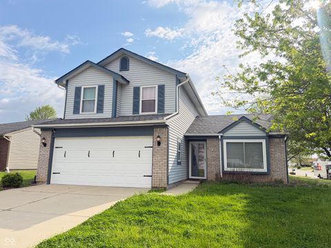 Photo of 6419 River Run Drive, Indianapolis, IN 46221 (MLS # 22095177)