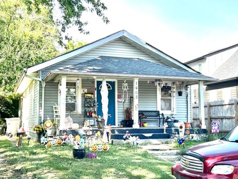 Photo of 1462 S Illinois Street, Indianapolis, IN 46225 (MLS # 22067740)