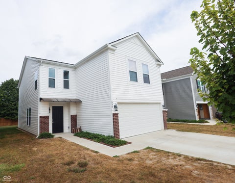 Photo of 950 Amesbury Court, Indianapolis, IN 46217 (MLS # 22117494)