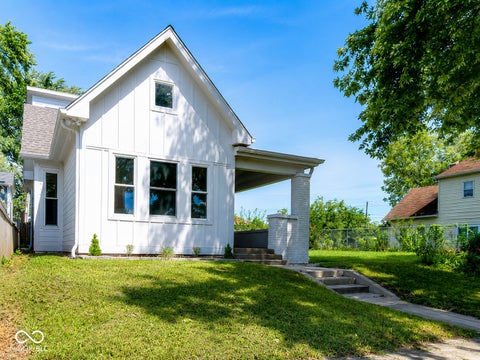 Photo of 252 Iowa Street, Indianapolis, IN 46225 (MLS # 22123976)