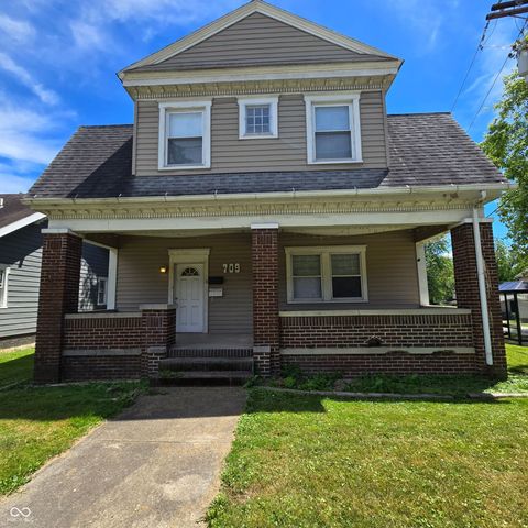 Photo of 709 W Riverside Avenue, Muncie, IN 47303 (MLS # 22009103)