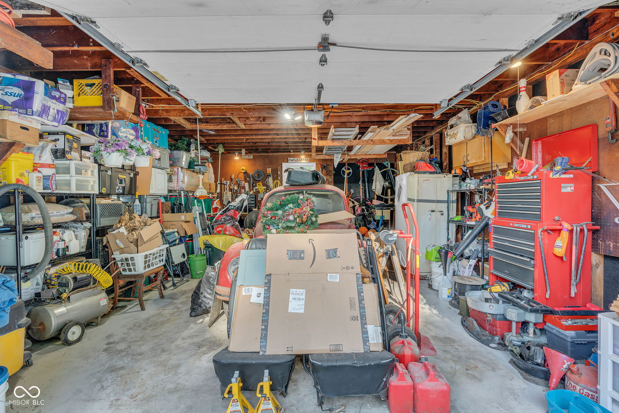 806 W Walnut Drive