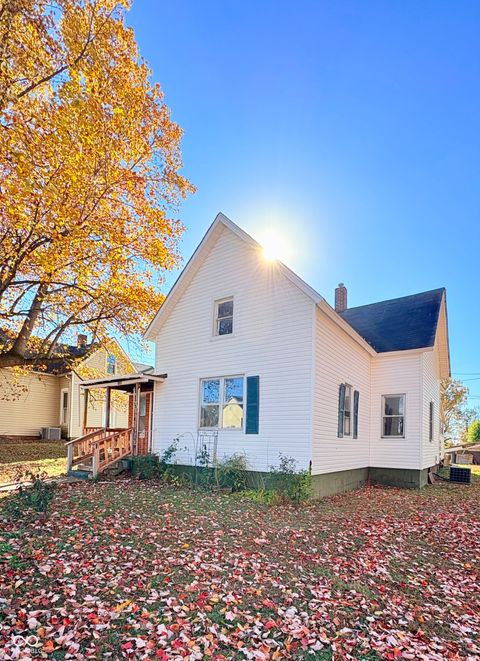 Photo of 408 W Logan Street, Brazil, IN 47834 (MLS # 22071293)