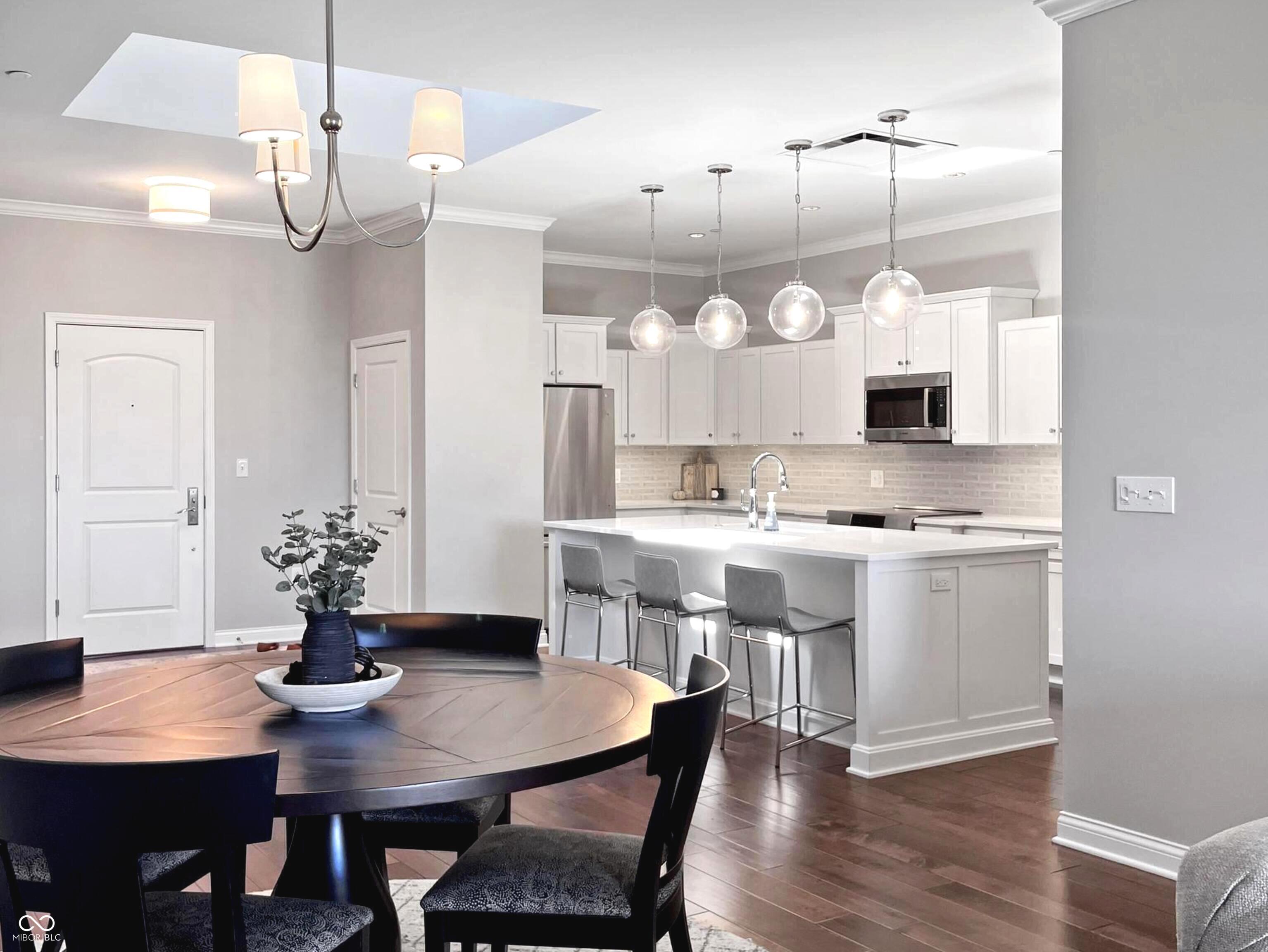720 S Rangeline Road 703
