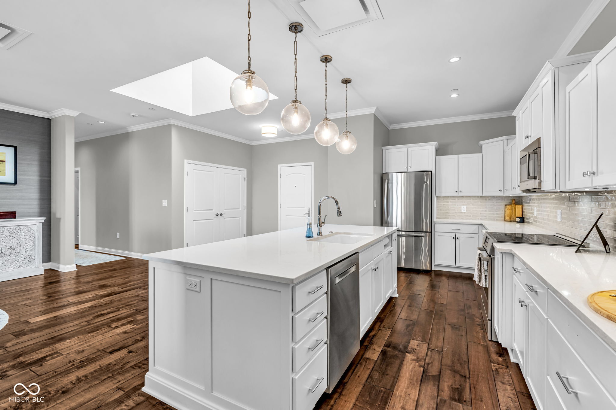 720 S Rangeline Road 703