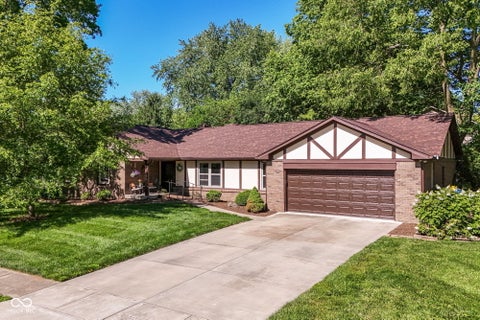 Photo of 10188 E Lakeshore Drive, Carmel, IN 46033 (MLS # 22092211)