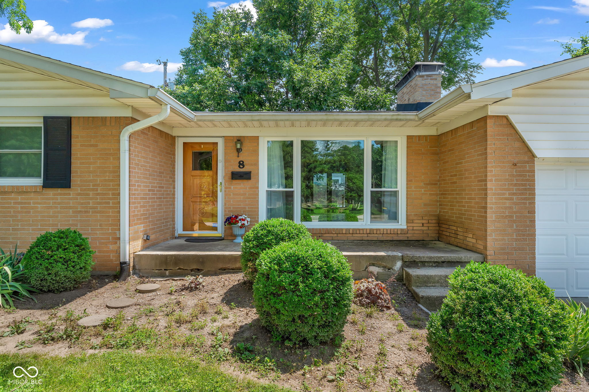 8 Paradise Lane