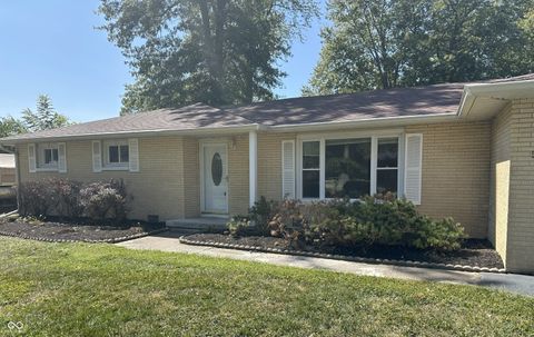 Photo of 5105 S Breezewood Drive, Muncie, IN 47302 (MLS # 22061627)