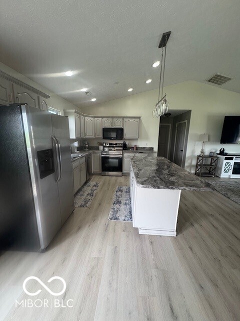 1009 S Creek Drive W
