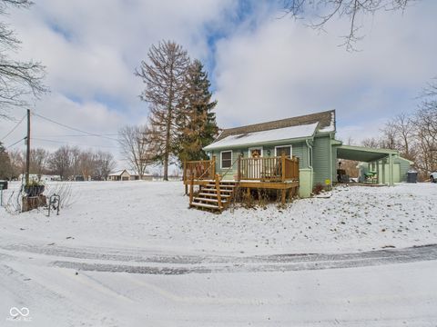 Photo of 1090 W Van Buren Street, Alexandria, IN 46001 (MLS # 22075497)